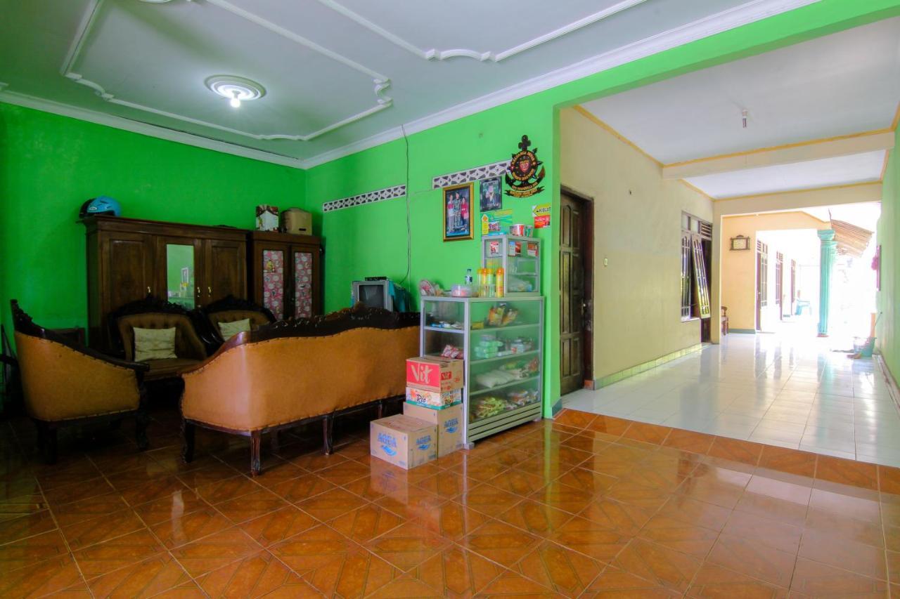 Losmen Melati Hotel Bantul Exterior foto