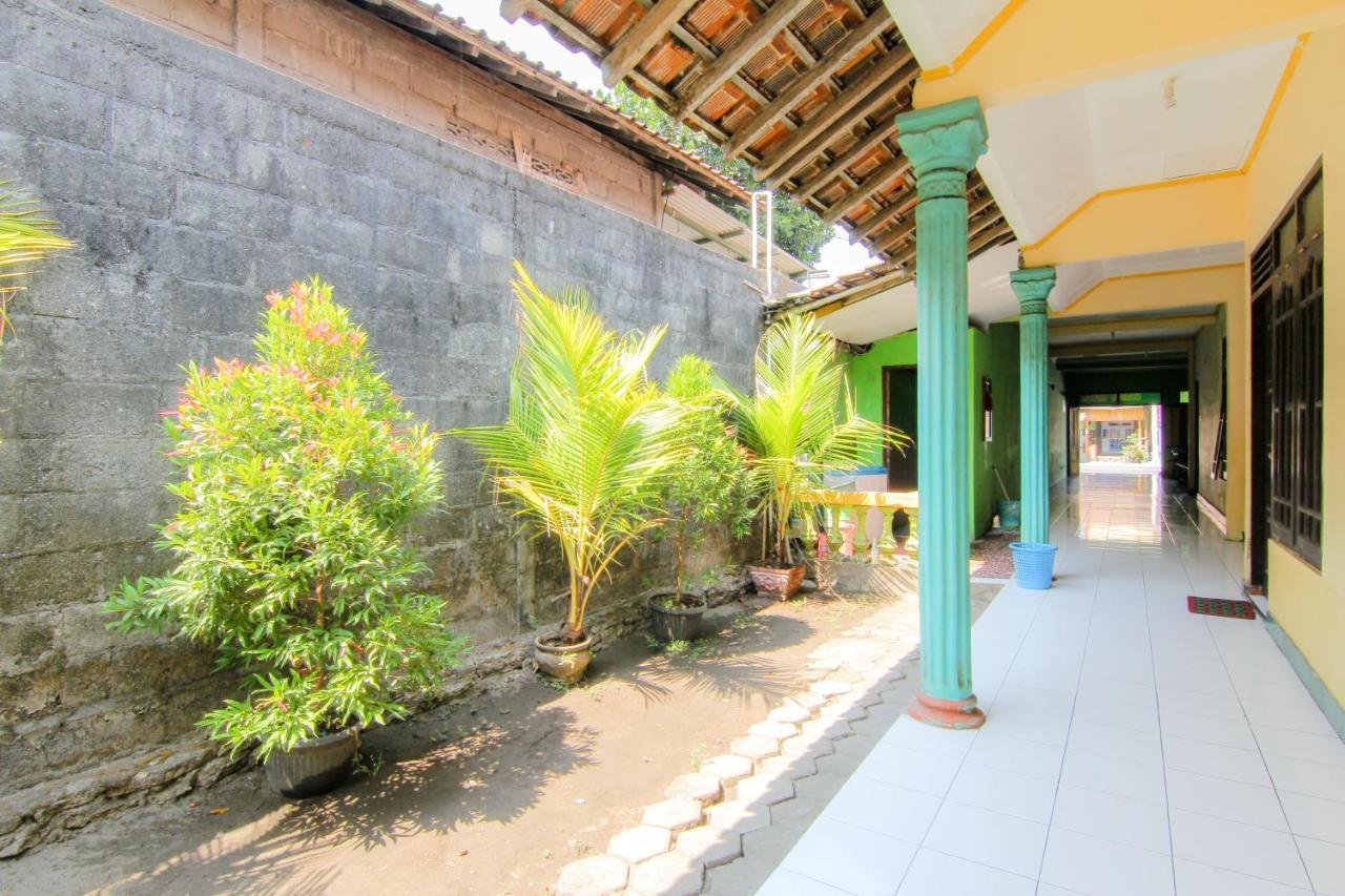 Losmen Melati Hotel Bantul Exterior foto